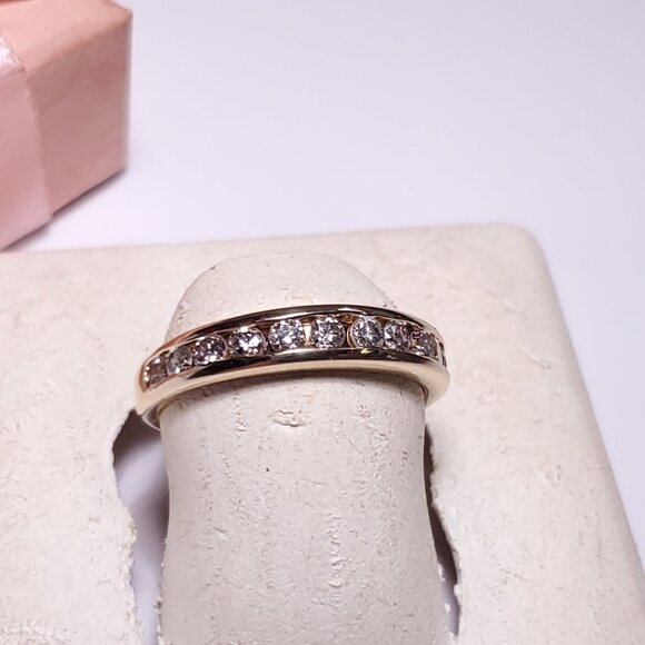 Estate .50ctw Natural Round Diamond Channel set 14Kt Y/Gold Wedding Band #23104 - Picture 1 of 6